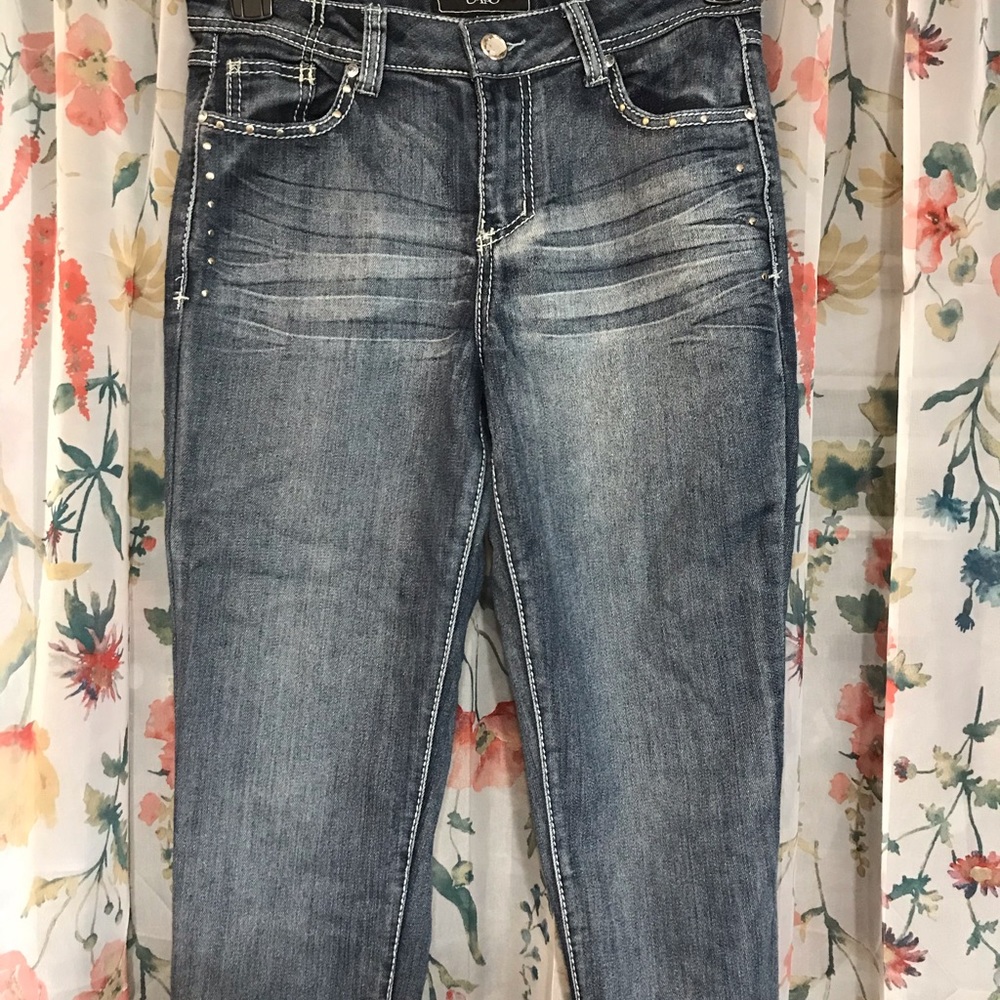 Cato - Studded Crop Jeans- 5 pocket - Size 6